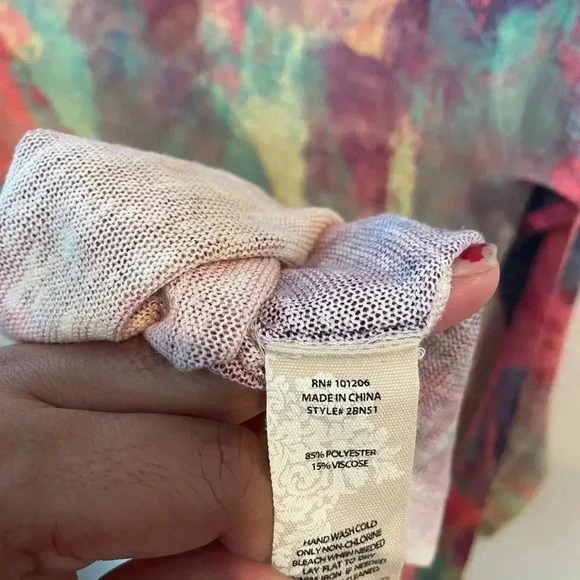 Soft surrounding lightweight multicolor pullover blouse - Picture 5 of 5